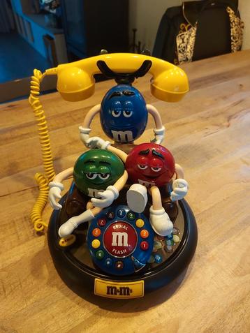 M&M geanimeerde telefoon beschikbaar voor biedingen