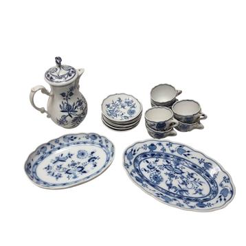 Divers porseleinen Carl Teichert Meissen servies, circa 1900 beschikbaar voor biedingen