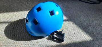 Nette vertelbare fiets, skeeler of schaatshelm beschikbaar voor biedingen