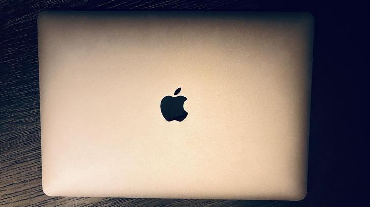 MacBook Pro 13 inch + adapter, Computers en Software, Apple Macbooks, Gebruikt, MacBook Pro, 13 inch, 3 tot 4 Ghz, 256 GB, 8 GB