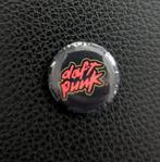 Daft Punk band button speld pin, zwart rood, 25mm, Verzenden, Nieuw, Overige typen