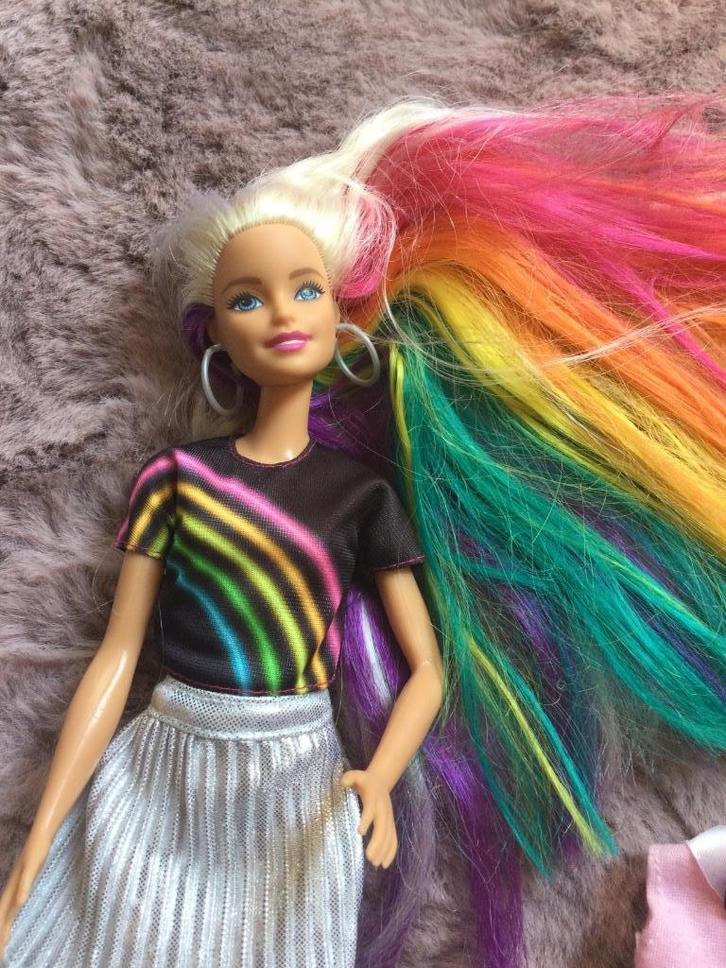 Barbie met extra lang gekleurd haar, Kinderen en Baby's, Speelgoed | Poppen, Gebruikt, Barbie, Ophalen of Verzenden