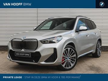 BMW iX1 eDrive20 M Sport / Panoramadak / Trekhaak / Sportsto beschikbaar voor biedingen