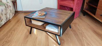 Salontafel hout met metaal beschikbaar voor biedingen