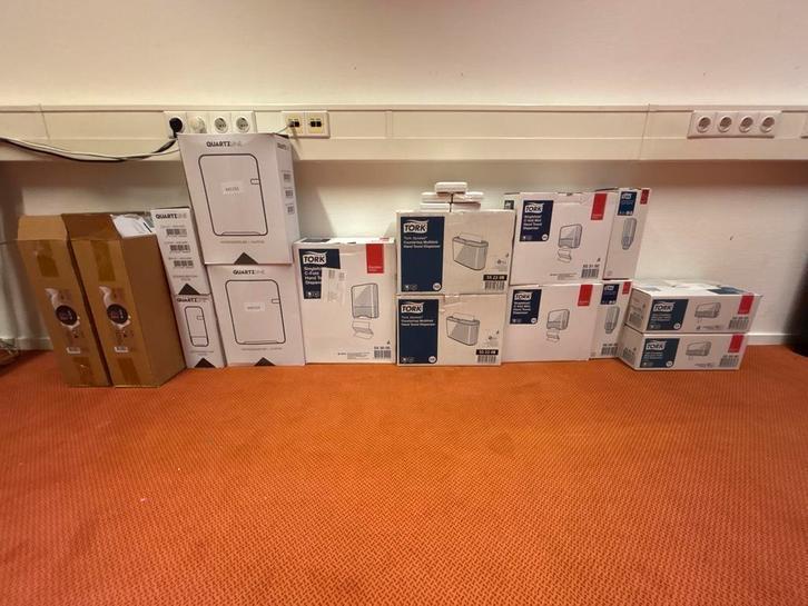 Handdoek- & Zeepdispensers: Satino Black, Tork, Huis en Inrichting, Badkamer | Badtextiel en Accessoires, Nieuw, Zwart, Ophalen of Verzenden