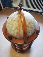Drankglobe/wereldbol op wieltjes, Huis en Inrichting, Woonaccessoires | Wereldbollen, Ophalen, Interactief, Gebruikt