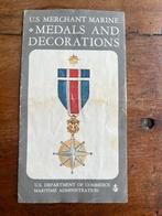 Amerikaans Pamflet WO2 Koopvaardij Medaille  medal, Verzamelen, Amerika, Landmacht, Lintje, Medaille of Wings, Verzenden