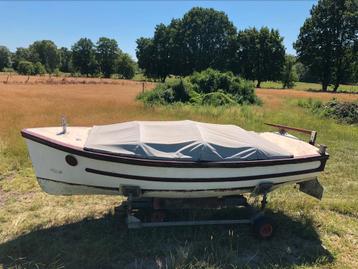 Polyester sloep. beschikbaar voor biedingen