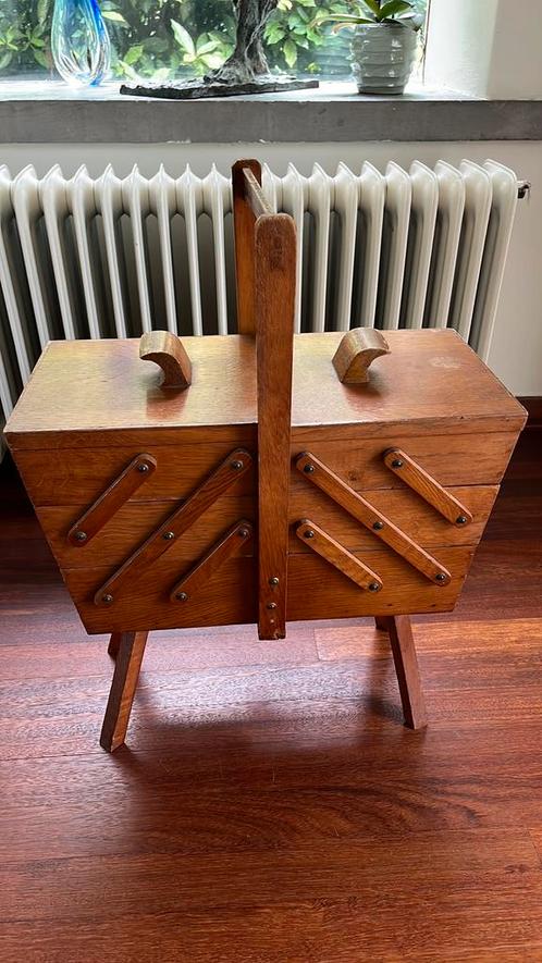 Houten Naaidoos met Poten, Hobby en Vrije tijd, Naaimachines en Toebehoren, Gebruikt, Toebehoren, Ophalen