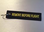 Remove Before Flight Sleutelhanger Zwart / Geel !, Verzamelen, Nieuw, Transport, Verzenden