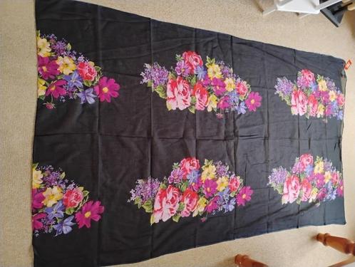 Nieuwe sjaal Silkroute zwart met bloem motief luchtig katoen, Kleding | Dames, Mutsen, Sjaals en Handschoenen, Nieuw, Sjaal, Ophalen of Verzenden