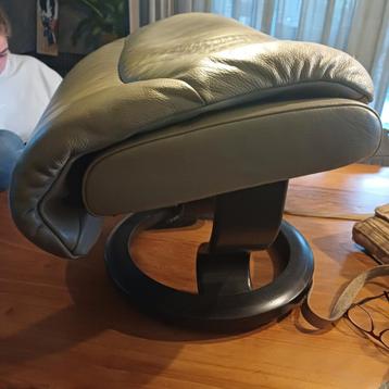 Stressless Voetenbank Leder Verstelbaar beschikbaar voor biedingen