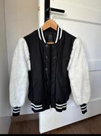 River Island bomberjack – zwart/wit – maat 32, Kinderen en Baby's, Ophalen of Verzenden, Zo goed als nieuw, River Island, Jongen of Meisje