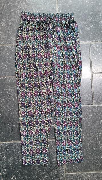 BROEK maat L, travelstof paars-blauw-zwart-crème kleurig beschikbaar voor biedingen