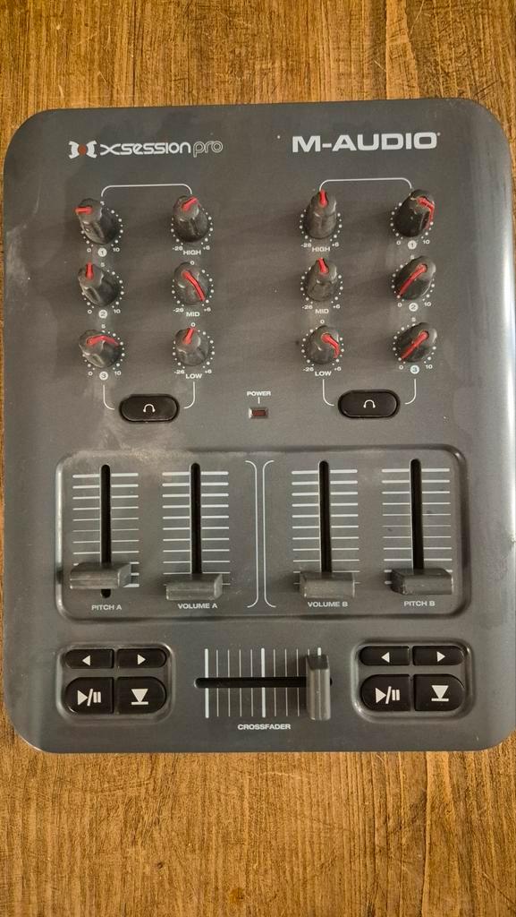M-Audio XSession Pro USB MIDI DJ Controller, Muziek en Instrumenten, Midi-apparatuur, Gebruikt, Ophalen of Verzenden