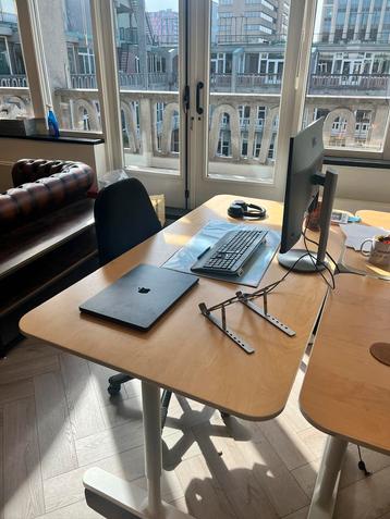 7 IKEA Bekant bureaus