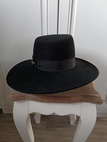 Zwarte hoed, maat 56 beschikbaar voor biedingen