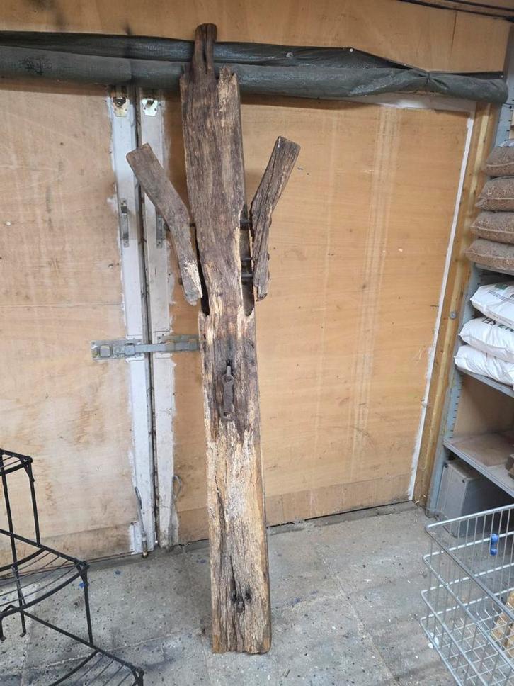 Staande Drager afkomstig uit een 200 jaar oude boerderij, Antiek en Kunst, Curiosa en Brocante, Ophalen