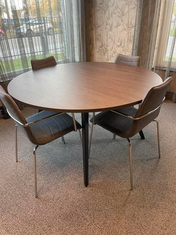 WEG = WEG! trendy eettafel /vergadertafel + 4 stoelen € 200 beschikbaar voor biedingen