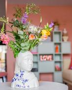 Buste meisje met de parel van Heinen Delfts Blauw., Huis en Inrichting, Woonaccessoires | Vazen, Overige kleuren, Aardewerk of Porselein