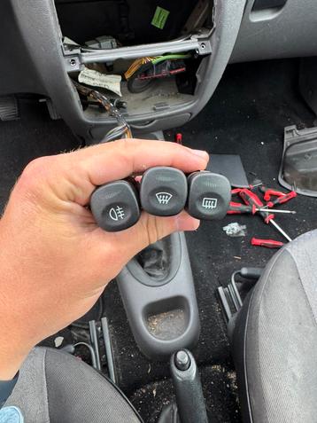 Ford Fiesta dashboard knopjes 1999 beschikbaar voor biedingen