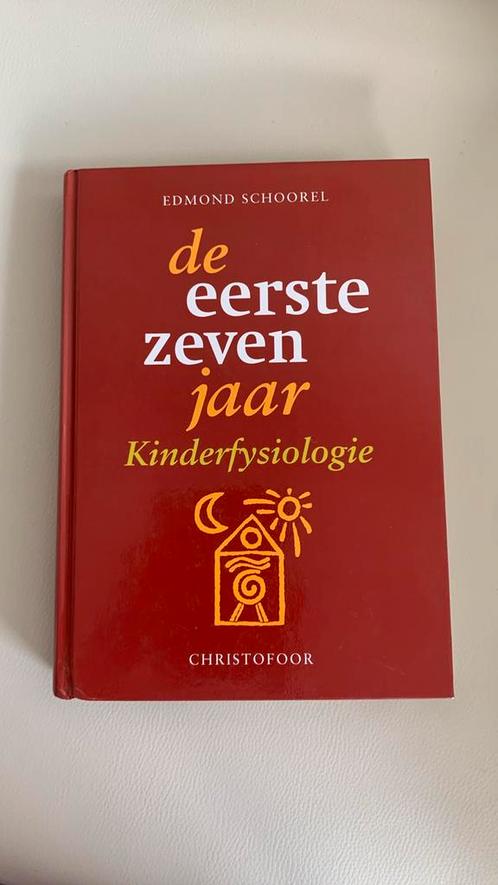 E. Schoorel - De eerste zeven jaar, Boeken, Wetenschap, Zo goed als nieuw, Ophalen of Verzenden