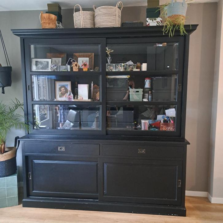Mooie stevige zwarte kast, Huis en Inrichting, Kasten | Buffetkasten, Gebruikt, 25 tot 50 cm, Ophalen