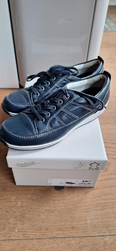 Te koop veterschoen, sneaker mt 6,5, als nieuw, bijna gratis, Kleding | Dames, Schoenen, Zo goed als nieuw, Sneakers of Gympen