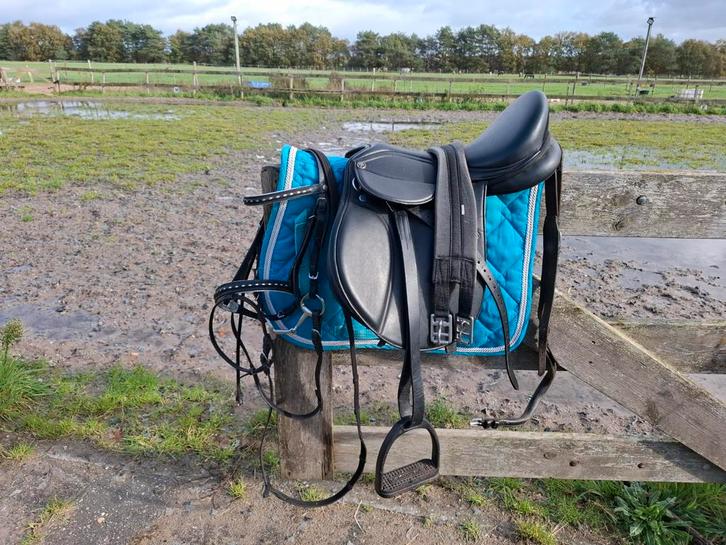Diverse Rider pro Neptunus 15 inch ponyzadels, Dieren en Toebehoren, Paarden en Pony's | Zadels, Zo goed als nieuw, Dressuur, Ophalen of Verzenden