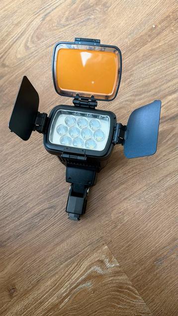 LED Videolamp met Kleurfilter en Kleppen beschikbaar voor biedingen