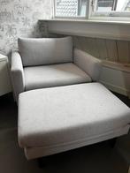 Lichtgrijze Loveseat Nous Living + hocker, Huis en Inrichting, Fauteuils, Ophalen, Gebruikt, Minder dan 75 cm, 75 tot 100 cm