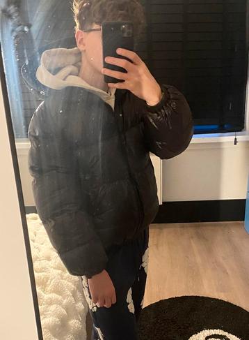 Puffer jas beschikbaar voor biedingen