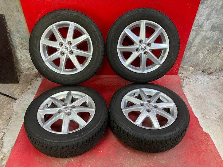 Winterbanden Suzuki Swift 2017 t/m 2024 175/65R15, Auto-onderdelen, Banden en Velgen, Banden en Velgen, Winterbanden, 15 inch
