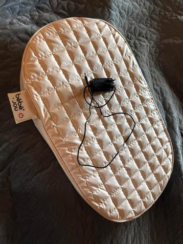 Bebe - Jou Quilted Waves Verwarmd Aankleedkussen beschikbaar voor biedingen