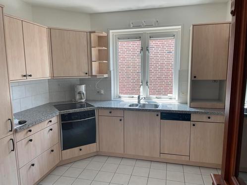 Keuken met Miele apparatuur, Huis en Inrichting, Keuken | Complete keukens, Gebruikt, Hoekkeuken, Graniet of Steen, Ophalen