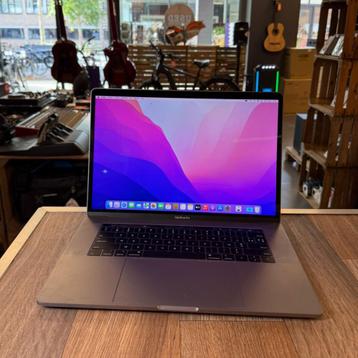Apple Macbook Pro 2016 15' I7 16GB 256GB Touchnbar Azerty beschikbaar voor biedingen