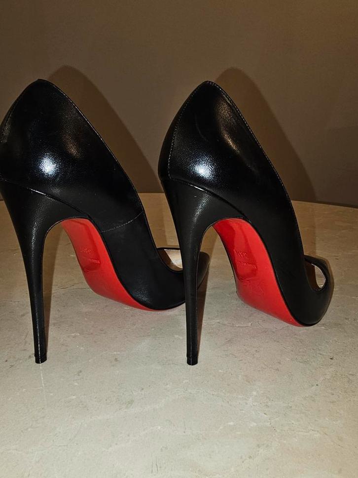 Christian Louboutin black Leather Kate Pumps Hakken, Kleding | Dames, Schoenen, Ophalen of Verzenden