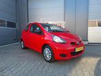 Toyota Aygo 1.0 12V Vvt-i 3DRS MMT 2009 Rood, Auto's, Voorwielaandrijving, 4 stoelen, 68 pk, Origineel Nederlands