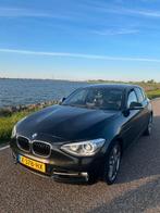 BMW 1-Serie 2.0 120D 5DR AUT 2014 Zwart, Auto's, Achterwielaandrijving, 1995 cc, Zwart, Zwart