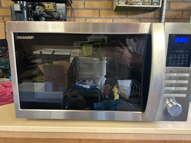 Combimagnetron Sharp, als nieuw!, Witgoed en Apparatuur, Magnetrons, Zo goed als nieuw, Vrijstaand, Combimagnetron, 45 tot 60 cm