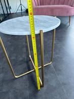 Tafeltje met marmeren steen en goud onderstel., Huis en Inrichting, Tafels | Bijzettafels, 45 tot 60 cm, Overige materialen, Minder dan 55 cm
