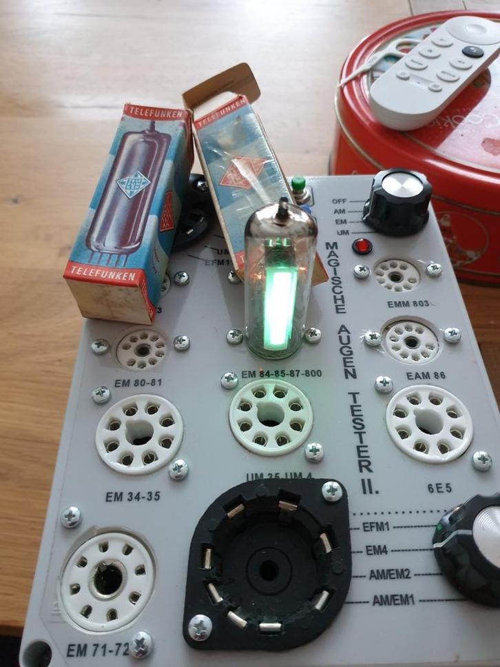 EM84 Telefunken Afstemoog - Magisch Oog nieuw in doos, Antiek en Kunst, Antiek | Tv's en Audio, Ophalen of Verzenden