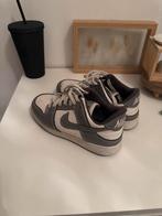 Nike Sneakers Maat 35, Ophalen of Verzenden, Gedragen, Grijs, Sneakers of Gympen