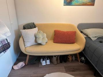 Een mooi design bankje van het merk Hay. beschikbaar voor biedingen