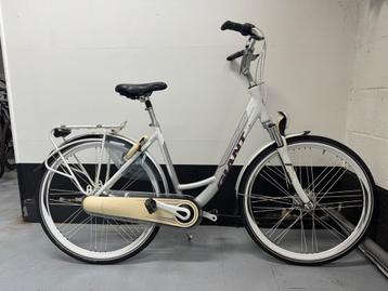 Nette Giant Ultiemo damesfiets 28 inch Z.g.a.n.  beschikbaar voor biedingen