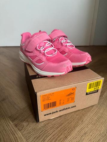 Roze jack wolfskin gymschoenen schoenen maat 32 ZGAN LEZEN beschikbaar voor biedingen