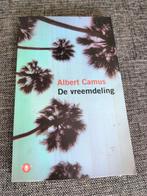 Boek "De vreemdeling" van Camus, Ophalen of Verzenden, Gelezen, Nederland