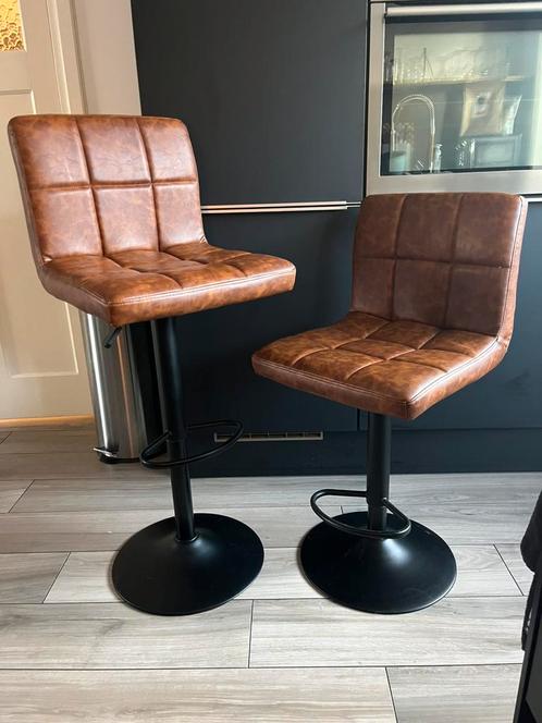 Nancy Vintage Barkrukken Cognac set van 2, Huis en Inrichting, Barkrukken, Zo goed als nieuw, 60 tot 90 cm, Metaal, 2 krukken