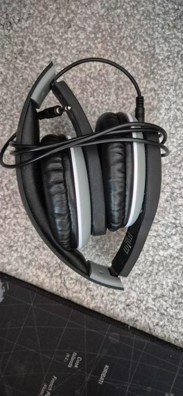 Grounding headset beschikbaar voor biedingen