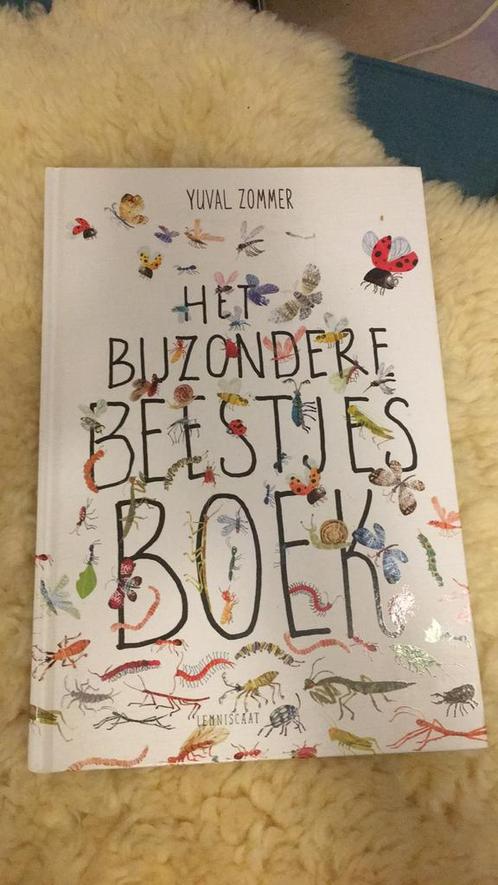 Yuval Zommer - Het bijzondere beestjes boek, Boeken, Kinderboeken | Jeugd | onder 10 jaar, Nieuw, Ophalen of Verzenden